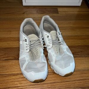 On Cloud Womens Cloud 5 White Running Shoes Size 7.5